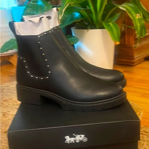 ✨Please read⭐️Coach Lory Leather Booties in Black-TWO DIFFERENT SIZESPLEASE READ - Picture 4 of 12